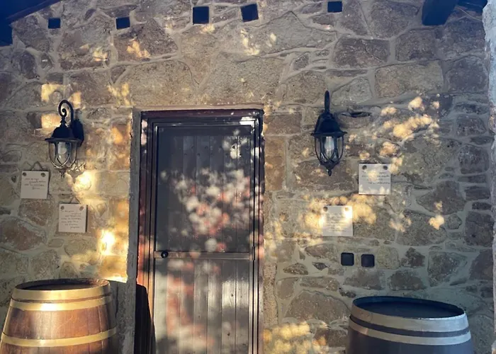 Ampeli Stoneηouse بيت للعطل